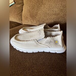 Men’s canvas loafers